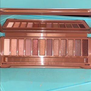 Pure cosmetics eye shadow palette